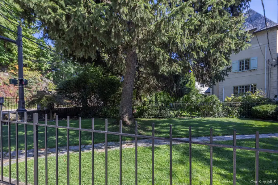 22 Normandy Terrace, Bronxville, NY 10708 - #2