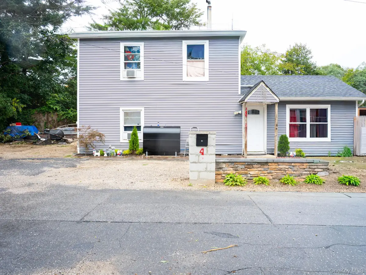 4 Wallace Court, Huntington Station, NY 11746 - #1