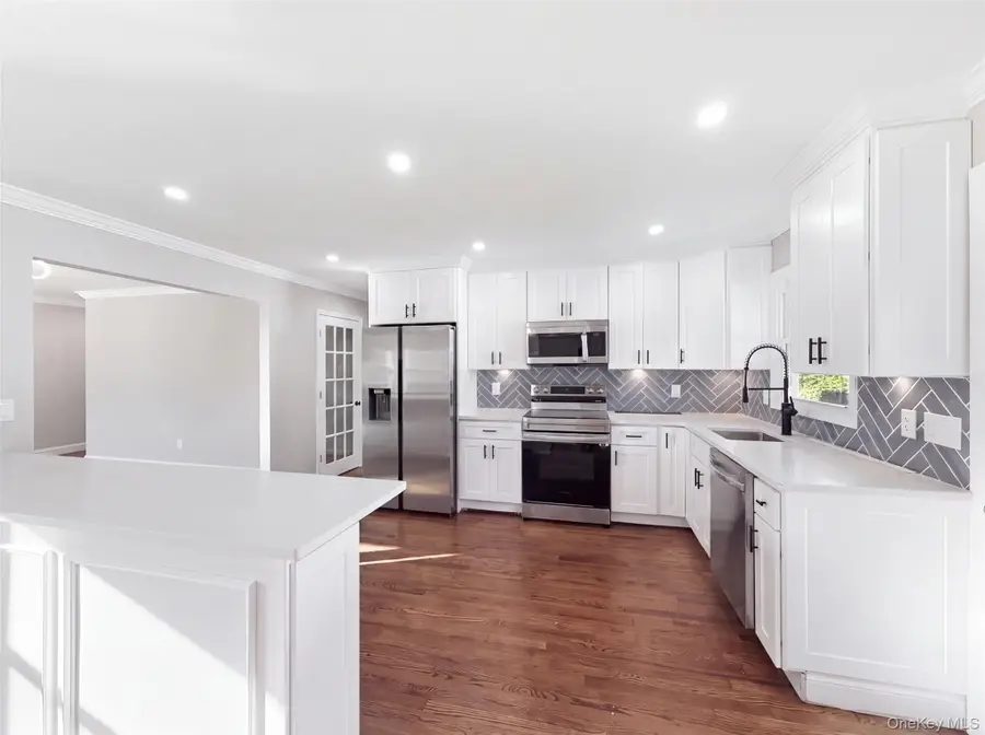 71 Roderick Road, West Islip, NY 11795 - #3