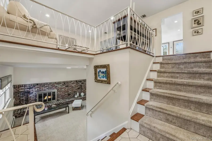 4 Hampshire Court, West Nyack, NY 10994 - #3