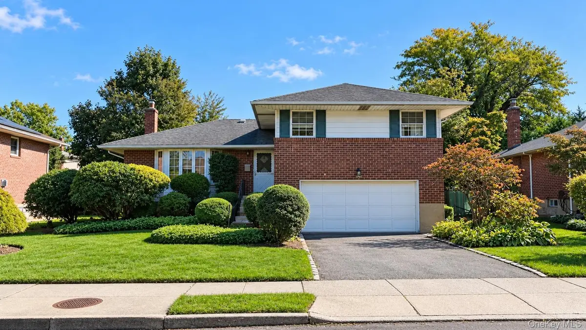 52 Winthrop Road, Plainview, NY 11803 - #1