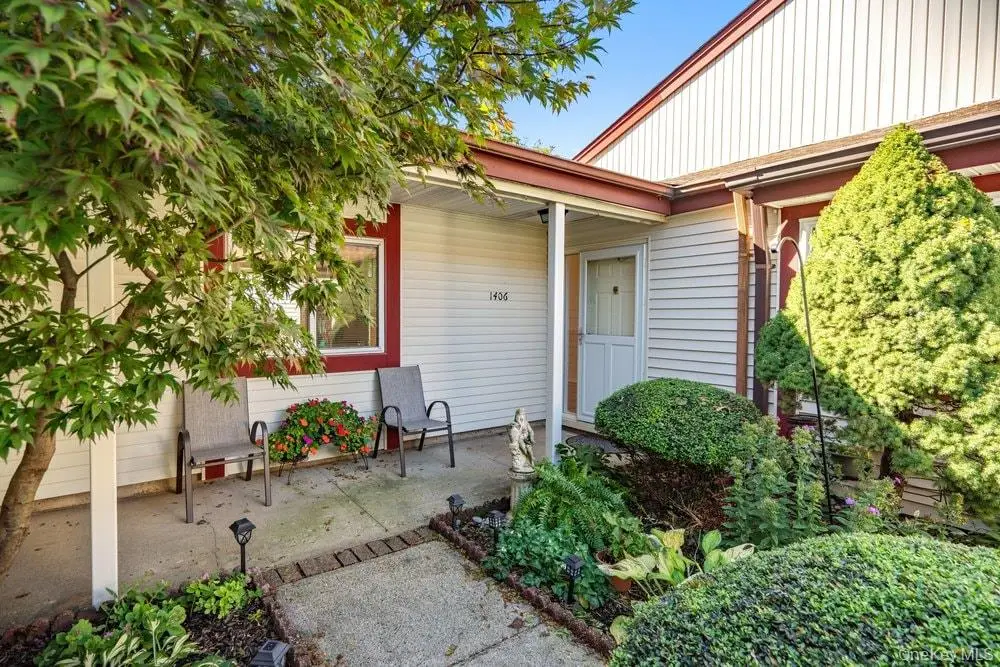 1406 Gotham Court W, Saint James, NY 11780 - #1
