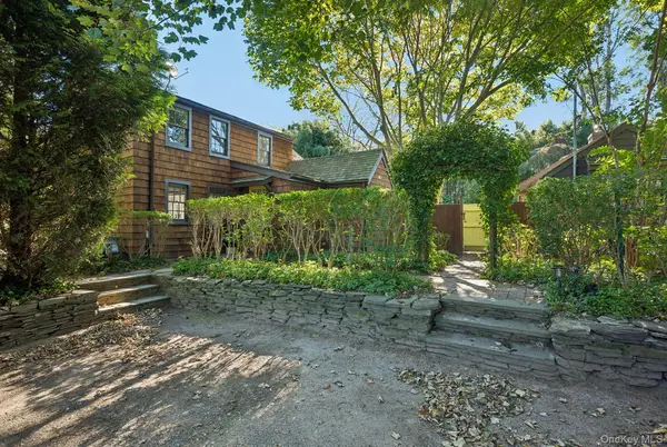 48 Accabonac Road, East Hampton, NY 11937