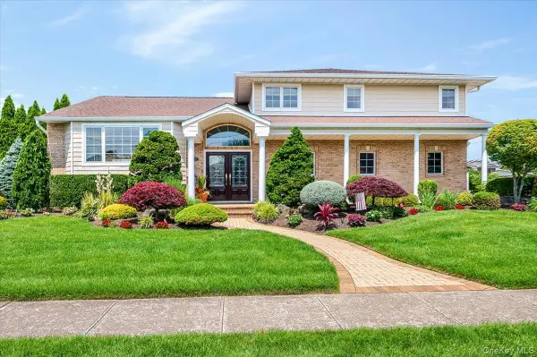 11 Knell Drive, Massapequa Park, NY 11762