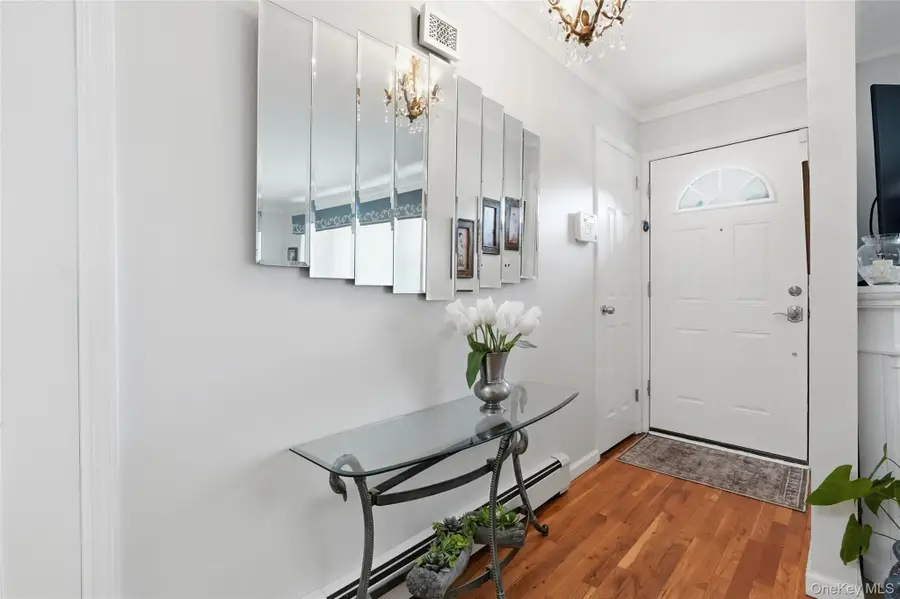 153 Davison, Lynbrook, NY 11563 - #2