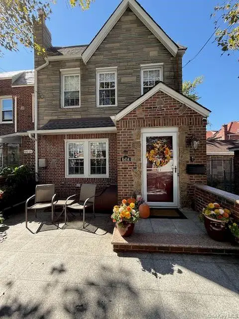 6414 83rd Place, Middle Village, NY 11379 - #3