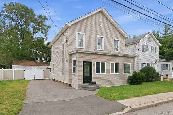 19 Railroad Avenue, Amityville, NY 11701