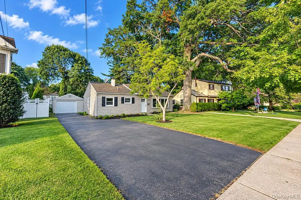 7 Surrey Road, Massapequa, NY 11758 - #1