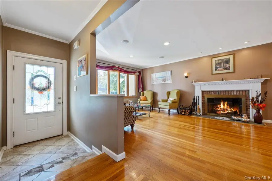 4 Lincoln Street, Garden City, NY 11530 - #2