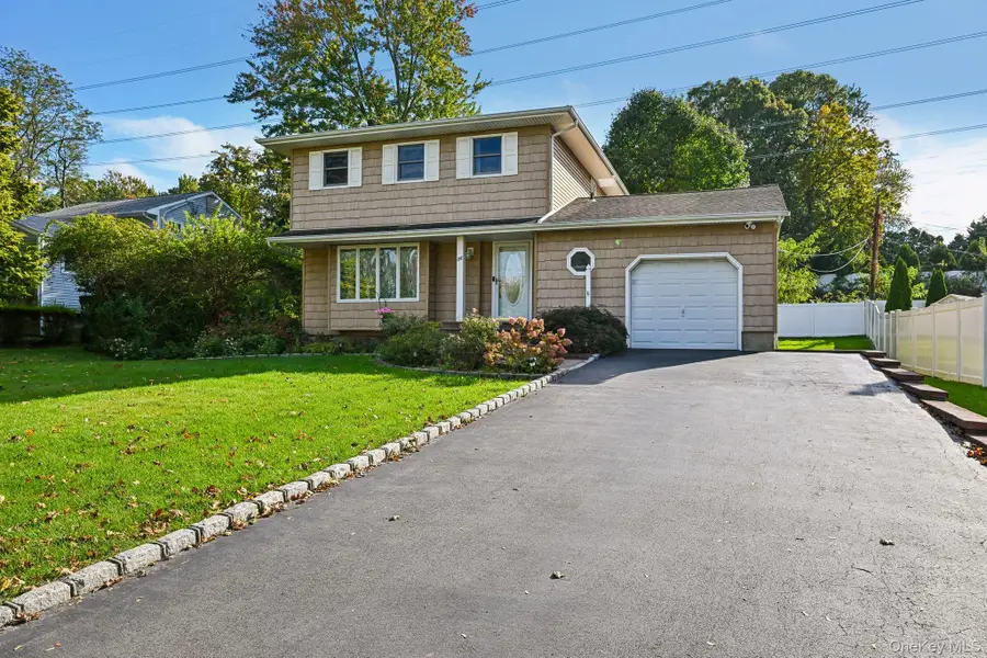 26 Falcon Drive, Hauppauge, NY 11788 - #2