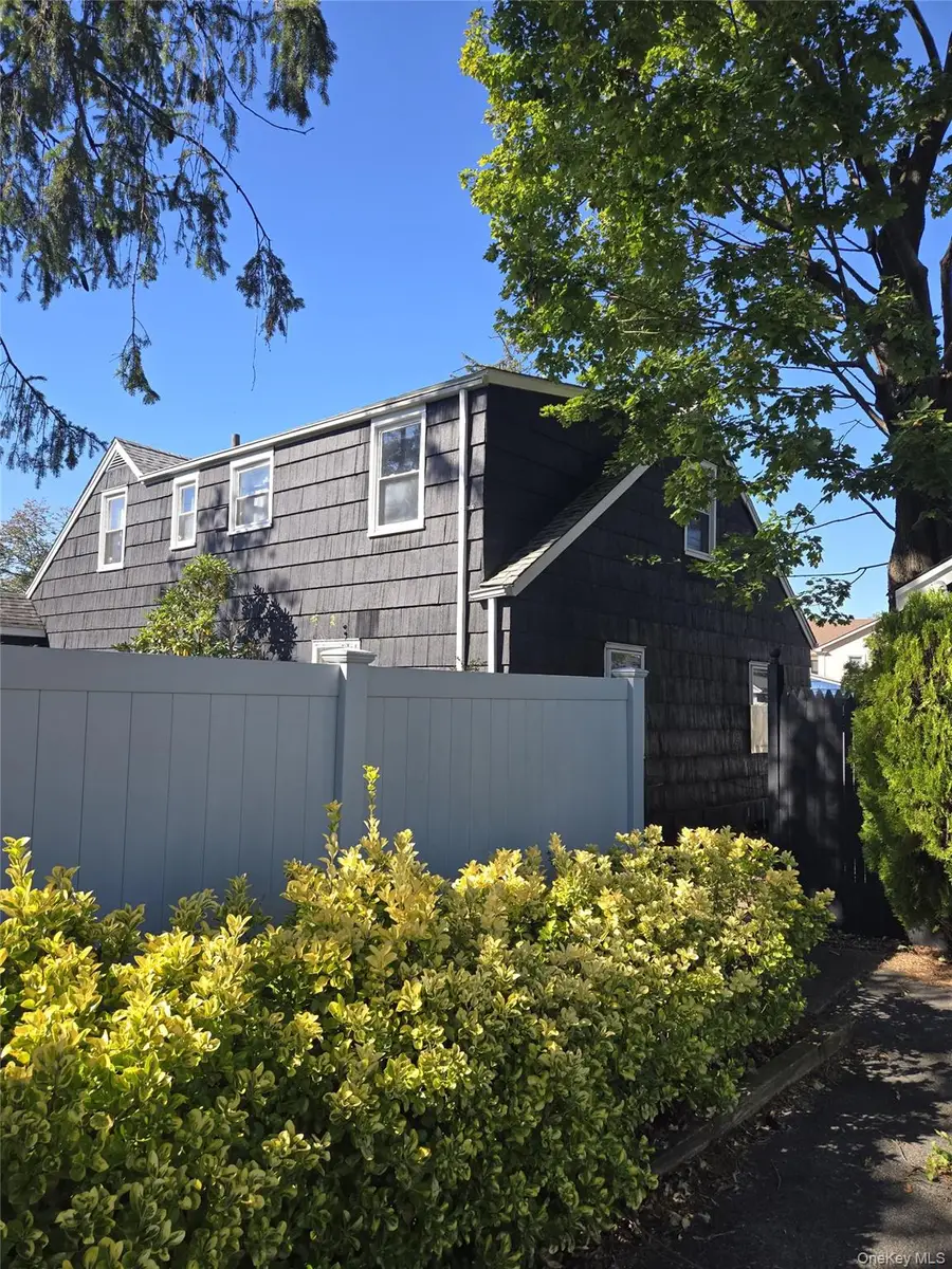 455 Walton Street, West Hempstead, NY 11552 - #2
