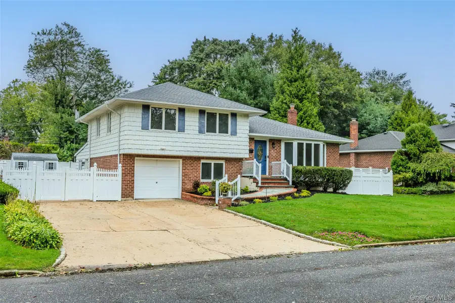 27 Schoenfield Lane, Melville, NY 11747 - #2