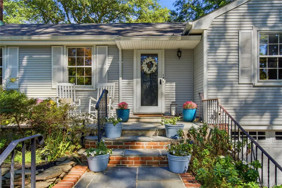 11 Pennington Drive, Huntington, NY 11743 - #2