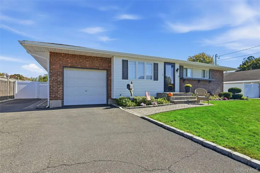 71 W 14th Street, Deer Park, NY 11729 - #2