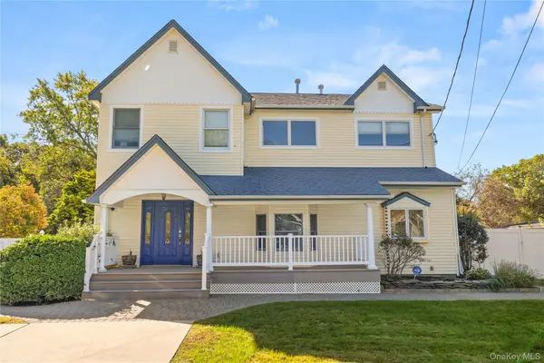 46 Garden City Street, Bay Shore, NY 11706