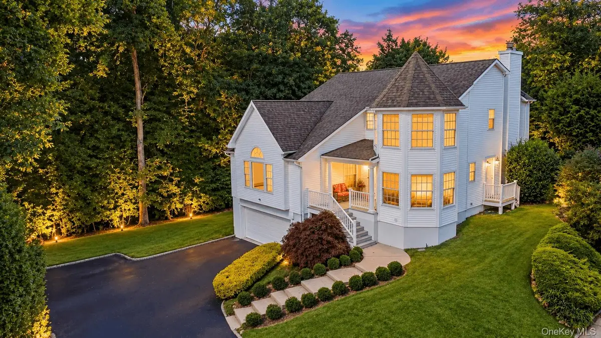 10 Matinecock Court, Locust Valley, NY 11560 - #1