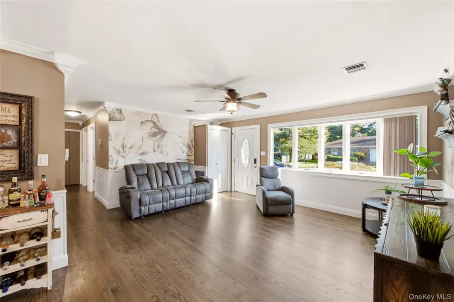15 Oakwood Street, Greenlawn, NY 11740 - #2