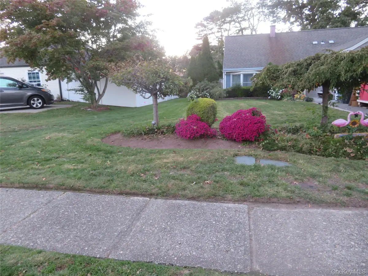 92 Split Cedar Drive, Islandia, NY 11749 - #1