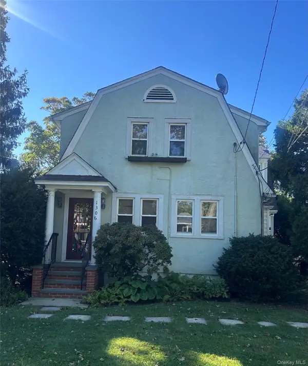 1306 Potter Boulevard, Bay Shore, NY 11706
