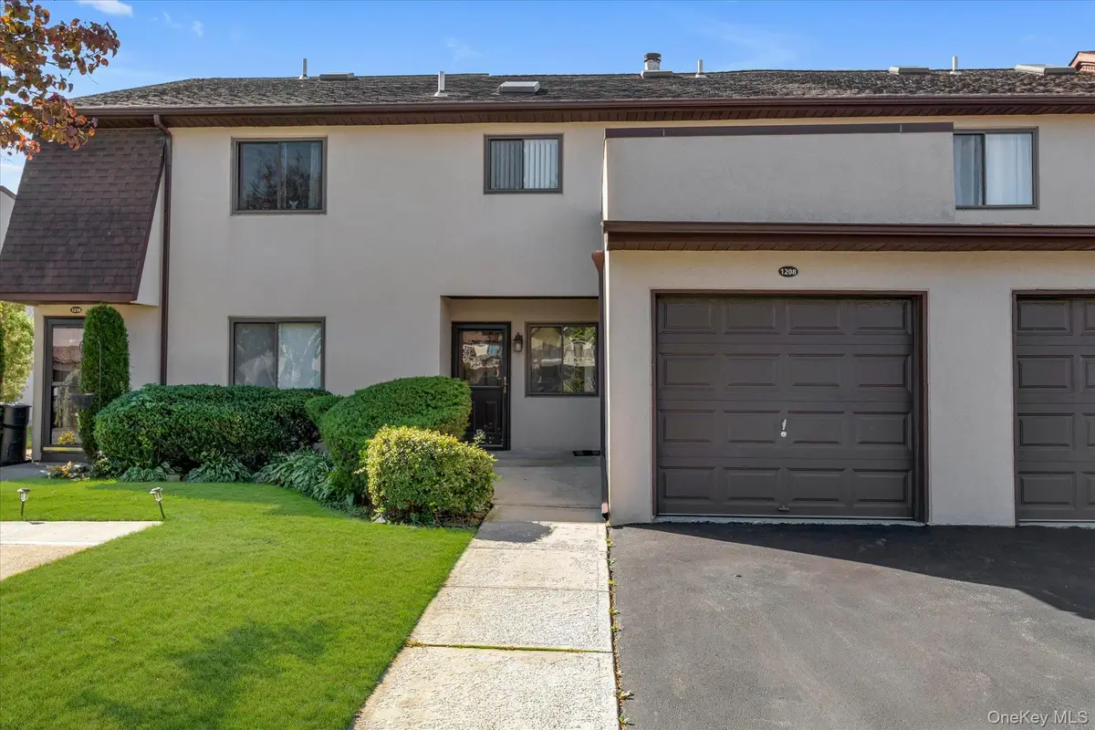 1 Anchorage #1208, Freeport, NY 11520 - #1
