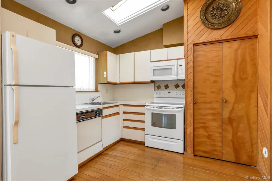1 Anchorage #1208, Freeport, NY 11520 - #3