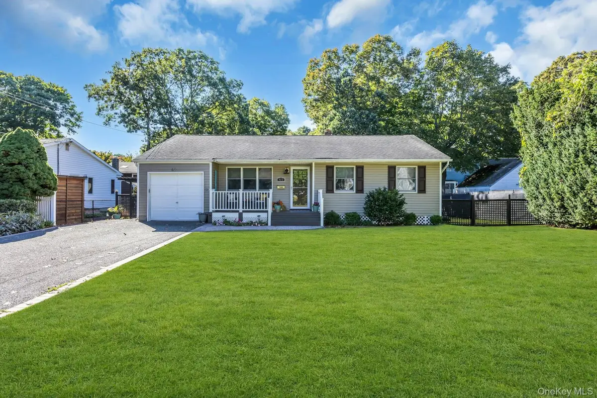 49 Muriel Place, West Sayville, NY 11796 - #1