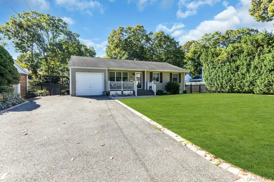 49 Muriel Place, West Sayville, NY 11796 - #3
