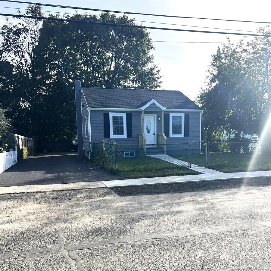 6 E Booker Avenue, Wyandanch, NY 11798 - #2