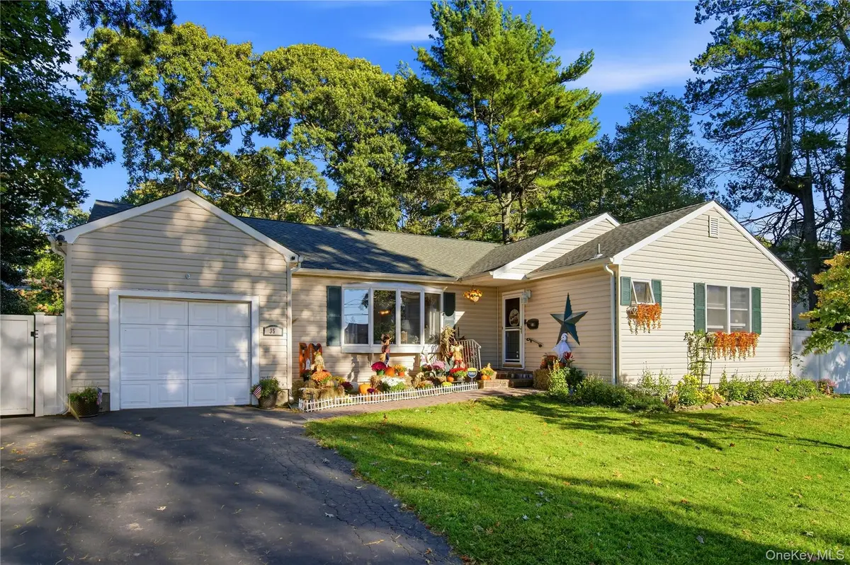 35 Wyant Avenue, Ronkonkoma, NY 11779 - #1