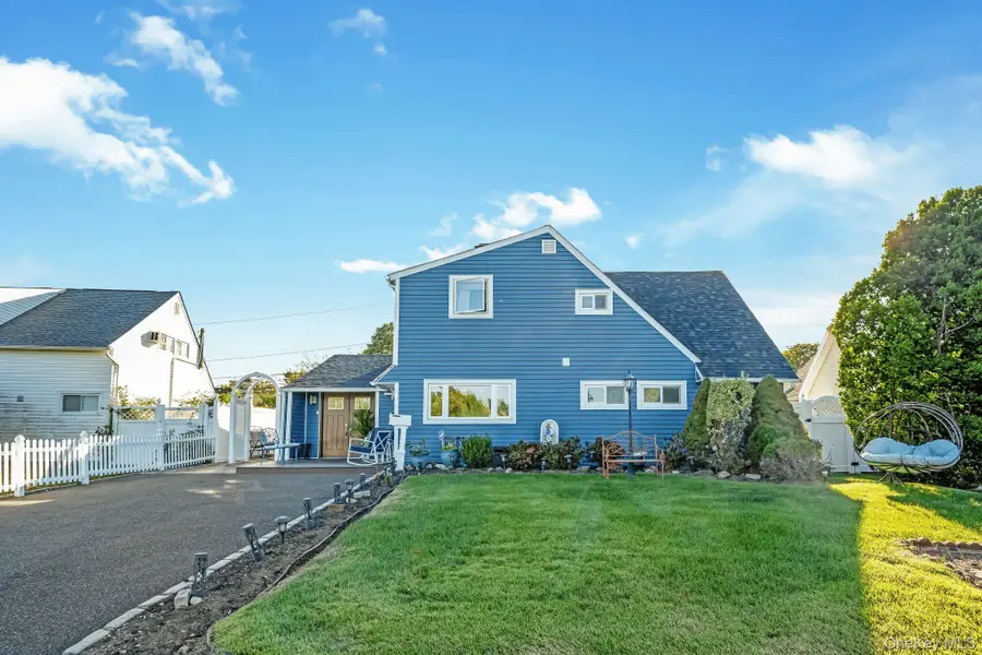 34 Harmony Lane, Westbury, NY 11590 - #2