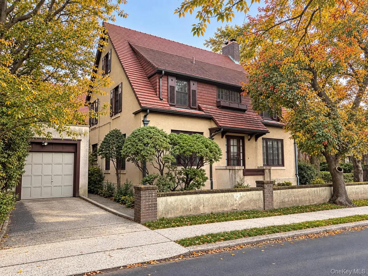2 Ivy Close, Forest Hills, NY 11375 - #1
