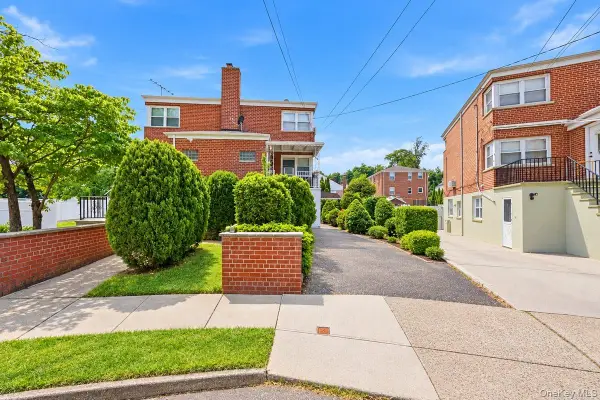 17 Abner Place, Yonkers, NY 10704