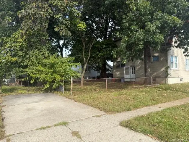 186 Rockaway Parkway, Valley Stream, NY 11580 - #3