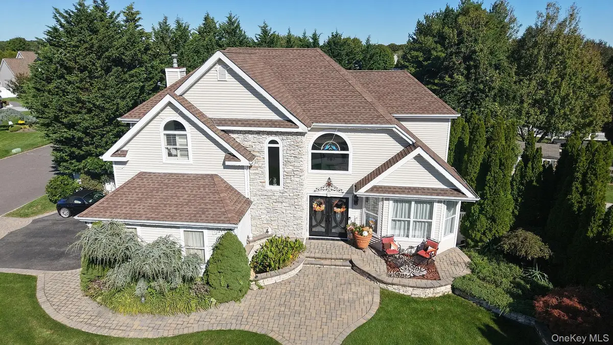 112 Summerfield Drive, Holtsville, NY 11742 - #1