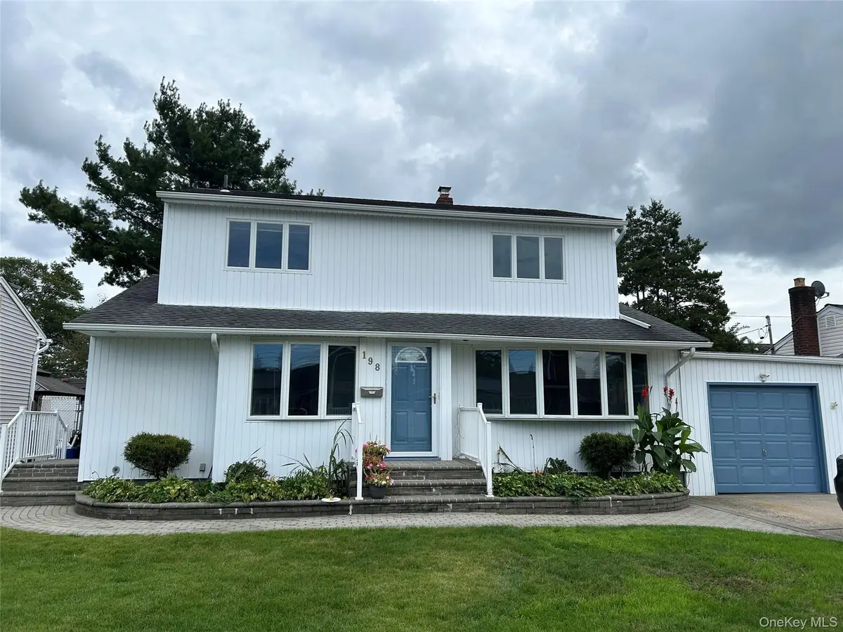 198 Dartmouth Drive, Hicksville, NY 11801 - #1