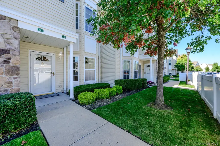 142 Spring Drive, East Meadow, NY 11554 - #2