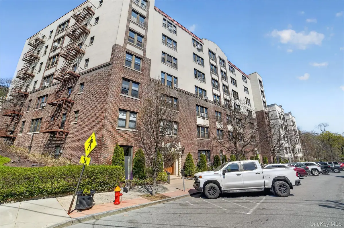42 Pondfield Road W #4F, Bronxville, NY 10708 - #1
