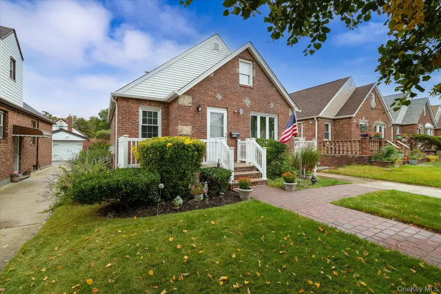 82-46 256th Street, Floral Park, NY 11004 - #2
