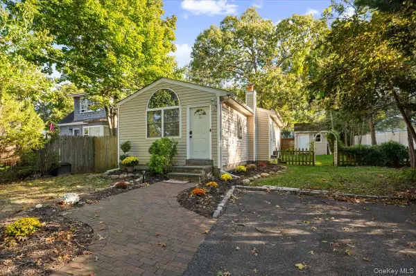 30 Ormond Avenue, Selden, NY 11784