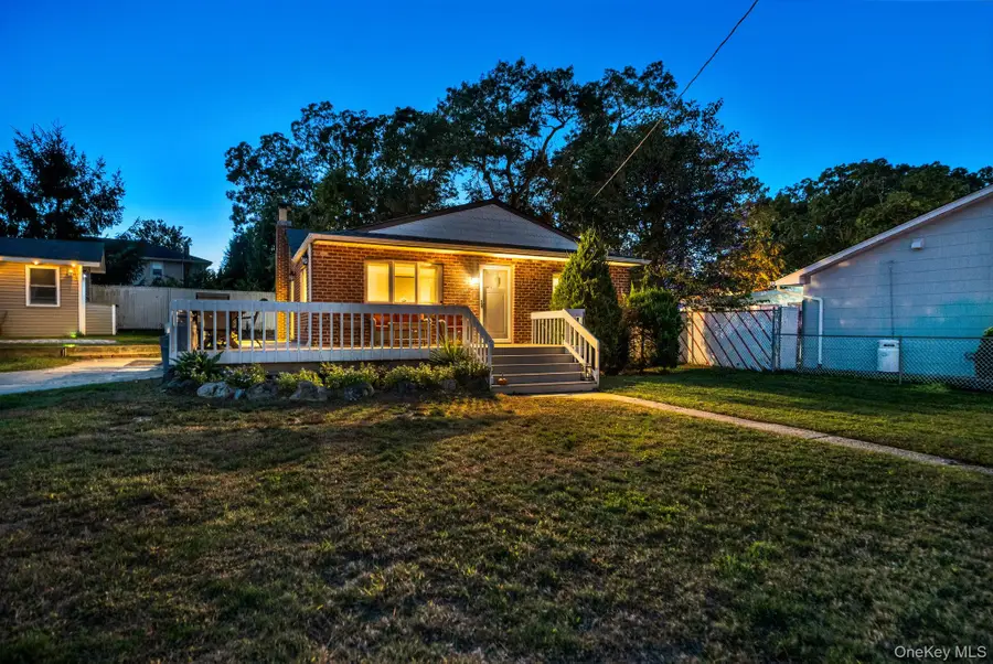 629 East Drive, Lindenhurst, NY 11757 - #3