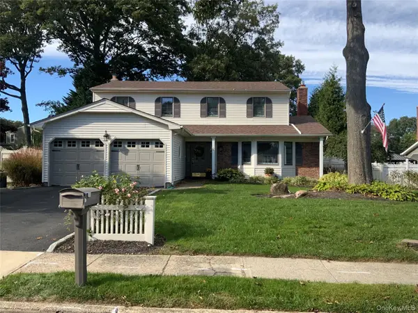 7 Colmar Avenue, Lake Grove, NY 11755