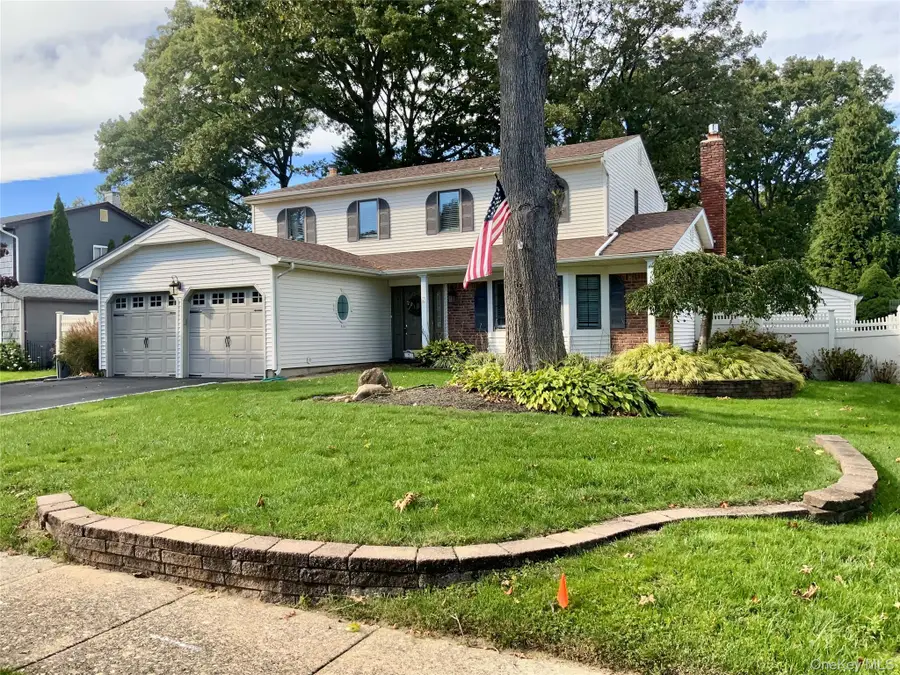 7 Colmar Avenue, Lake Grove, NY 11755 - #2