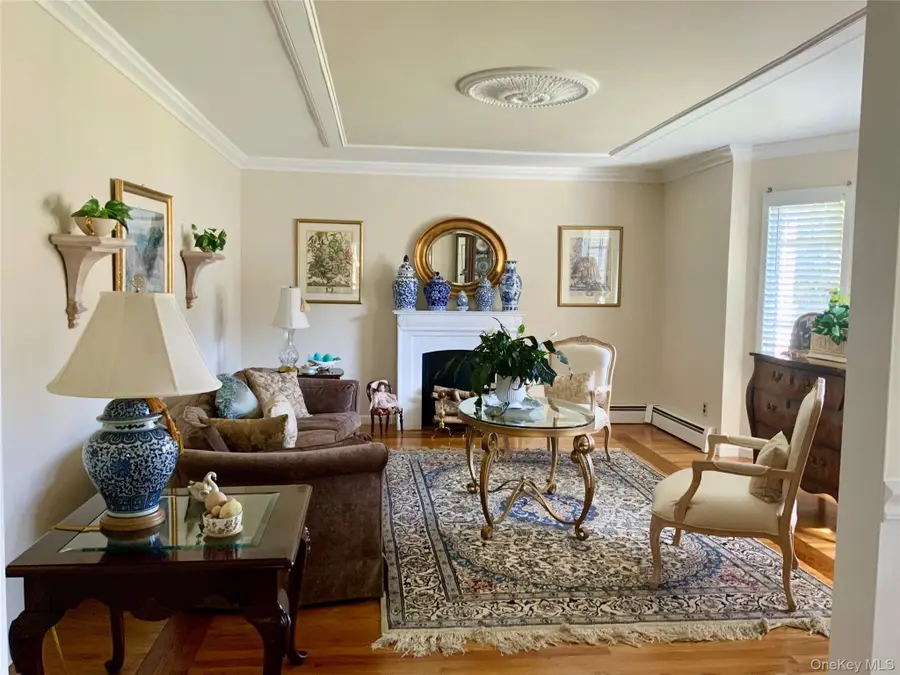 7 Colmar Avenue, Lake Grove, NY 11755 - #3