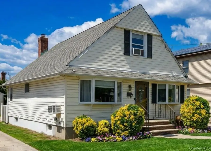 573 Lakeville Road, New Hyde Park, NY 11040 - #3