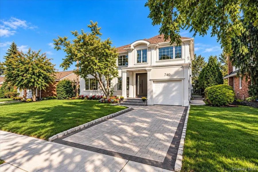 740 Willow Road, Franklin Square, NY 11010 - #2