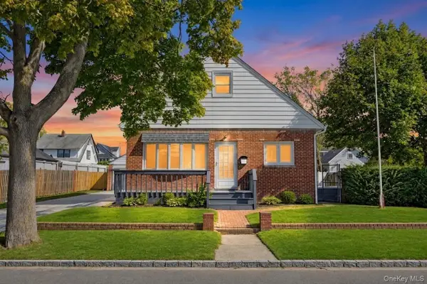 180 N 7th Street, Lindenhurst, NY 11757