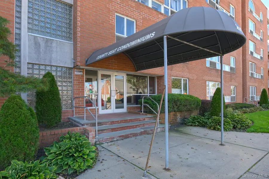 205 Mineola Boulevard #5I, Mineola, NY 11501 - #3
