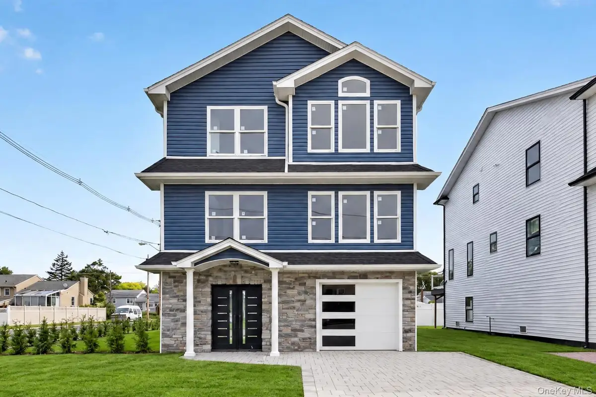 265 Roosevelt Avenue, Freeport, NY 11520 - #1