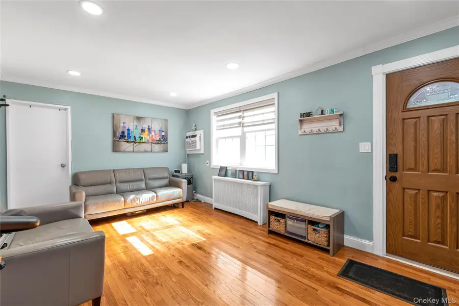 22221 69th Avenue #A, Oakland Gardens, NY 11364 - #3