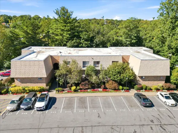 330 Central Park Avenue #F12, Scarsdale, NY 10583